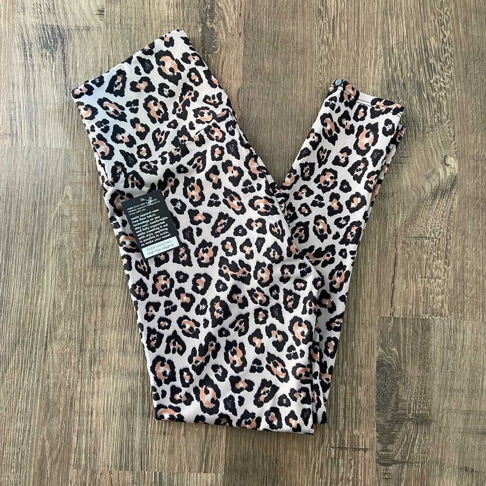 Onzie leopard leggings - womens size M/L